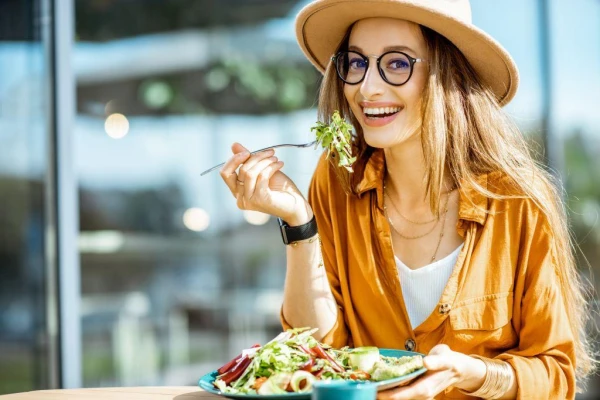 Dieta na upały. Co jeść, żeby czuć się dobrze w gorące dni lata?