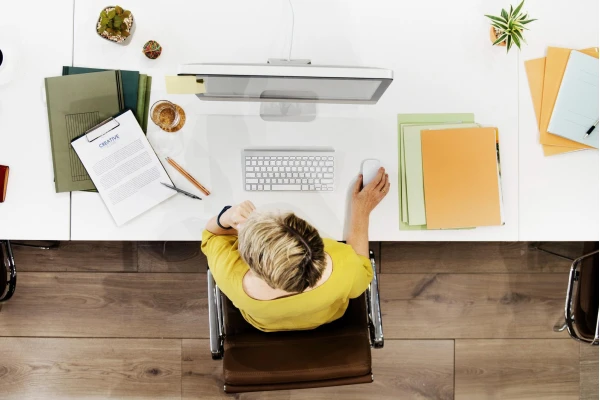 Ergonomia miejsca pracy – jak wpływa na efektywność pracowników?