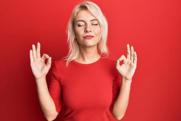 Jak naturalnie wspierać równowagę hormonalną?