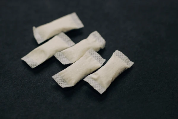 Snus - jakie zagrożenia niesie ze sobą ta forma nikotynowego uzależnienia?