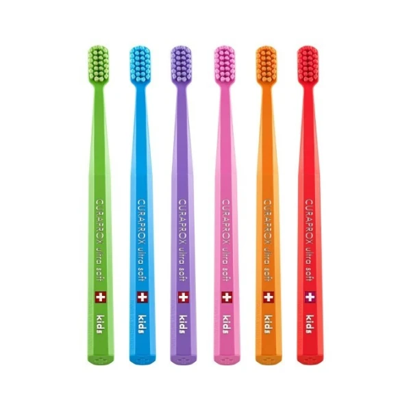 Curaprox Kids 5500, szczoteczka do zębów dla dzieci, 4-12 lat, Ultra Soft, mix kolorów, 1 sztuka 5