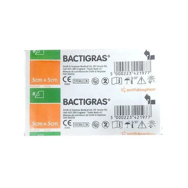 Opatrunek parafinowy z gazy z chlorheksydyną 0,5%, Bactigras, jałowy, 5cmx5cm, 1 sztuka